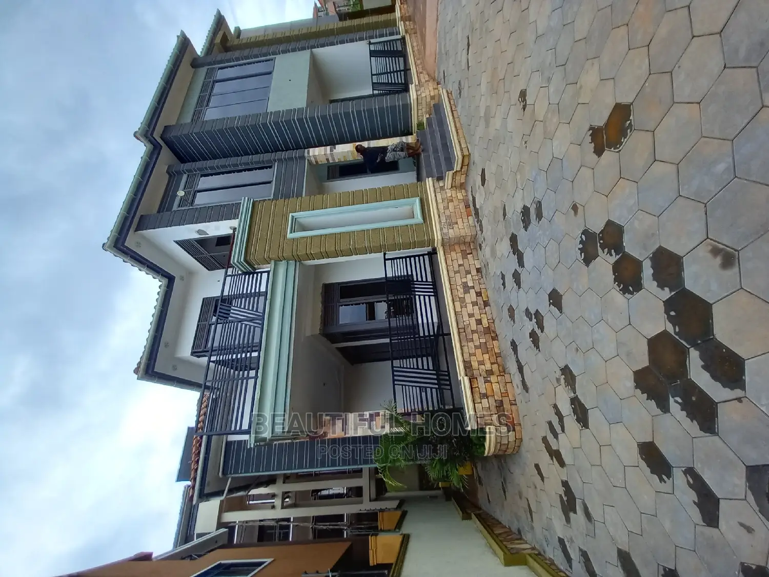 Furnished 5bdrm Duplex in Kyanja, Central Division for Sale
