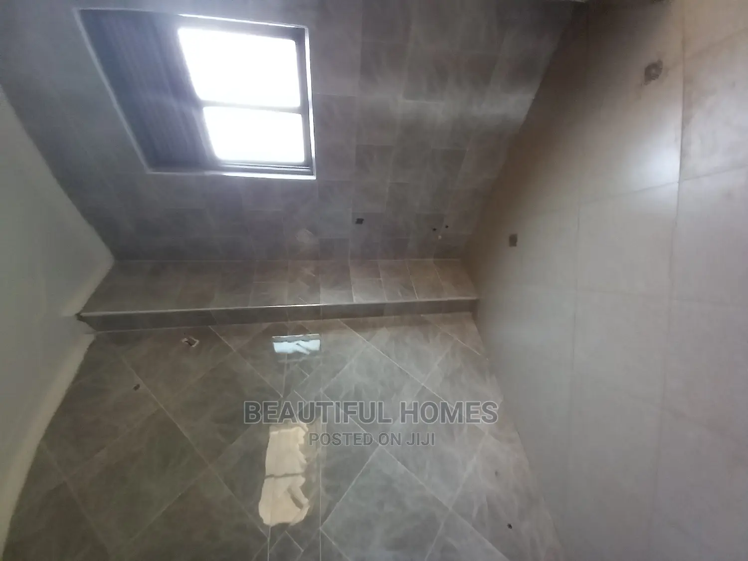 Furnished 5bdrm Maisonette in Kyanja, Central Division for Sale