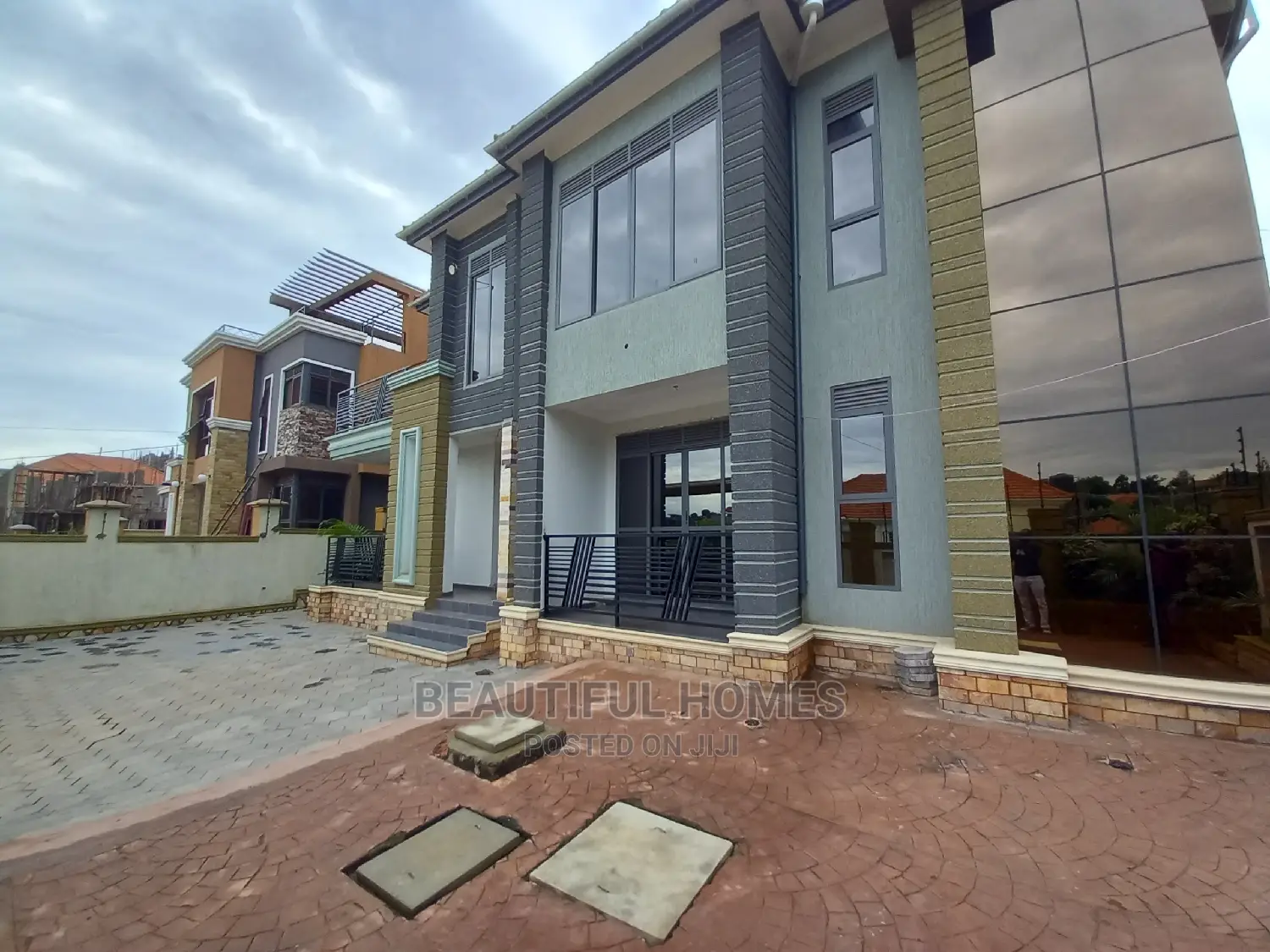 Furnished 5bdrm Maisonette in Kyanja, Central Division for Sale