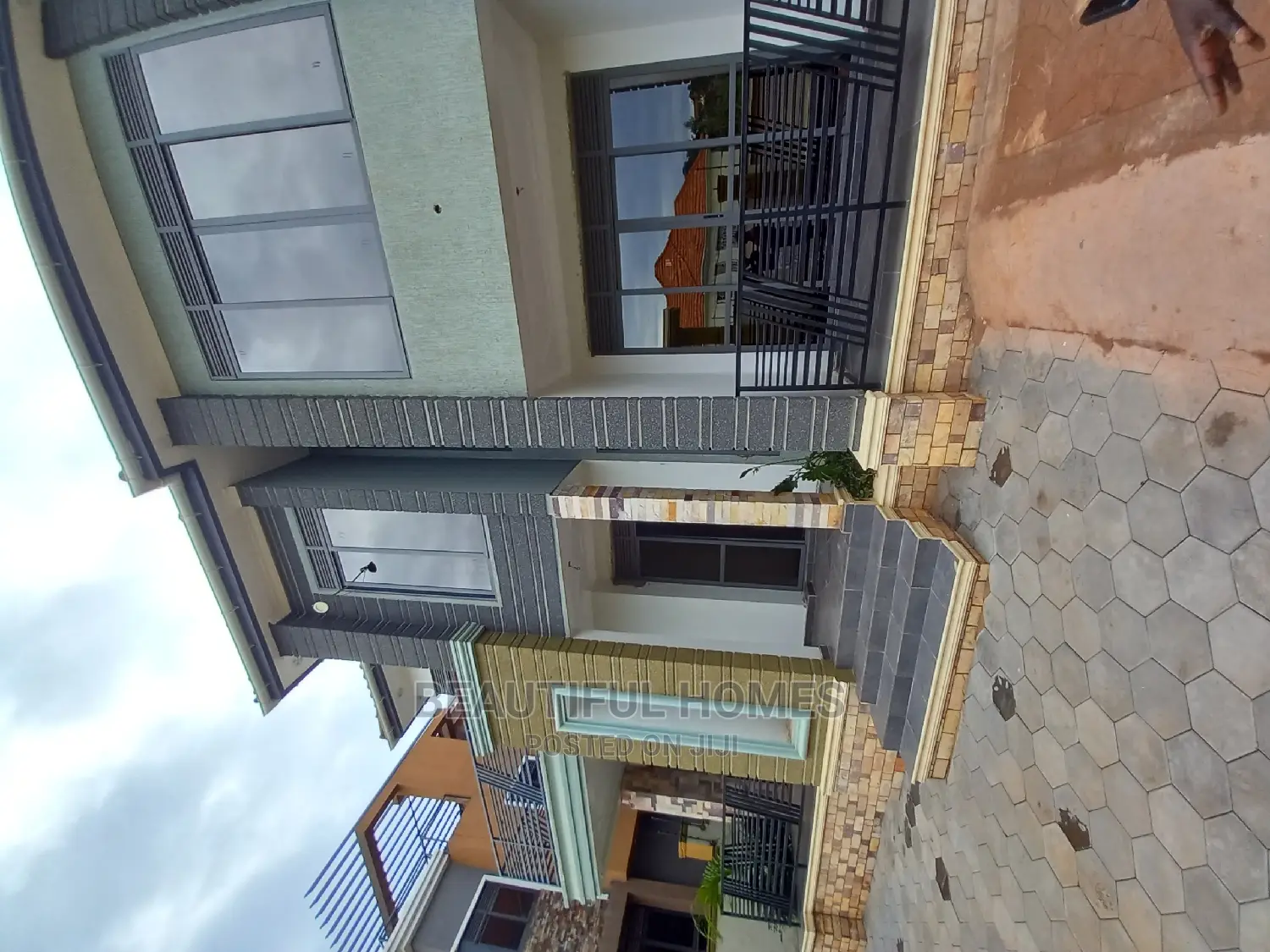 Furnished 5bdrm House in Kyanja, Central Division for Sale