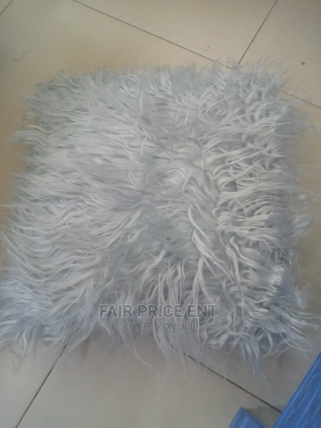 Huge Fur Cussions.Big( White)
