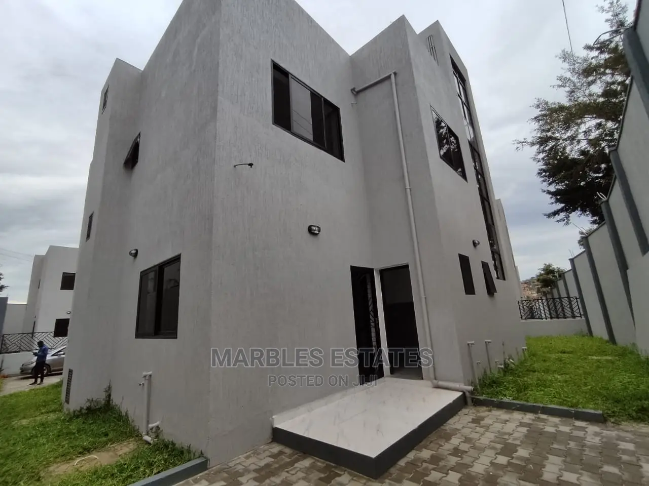 5bedrooms Townhouse for Sale in Mbuya