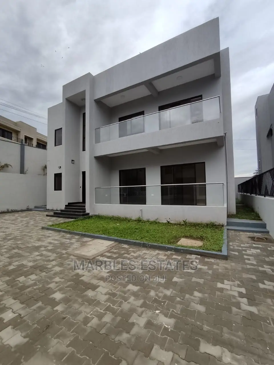 5bedrooms Townhouse for Sale in Mbuya