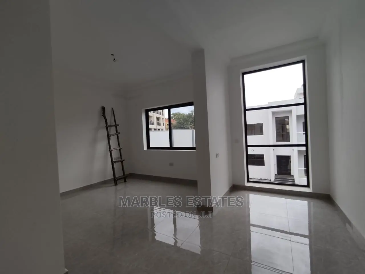5bedrooms Townhouse for Sale in Mbuya