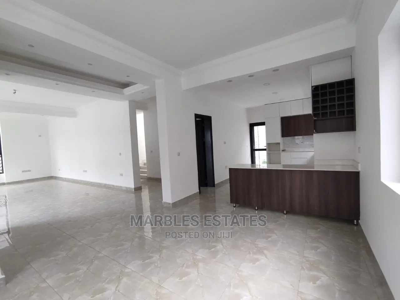 5bedrooms Townhouse for Sale in Mbuya