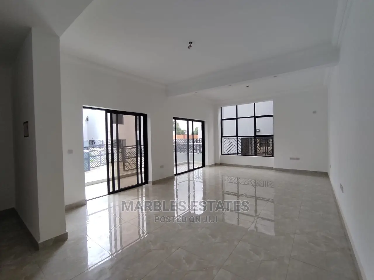 5bedrooms Townhouse for Sale in Mbuya