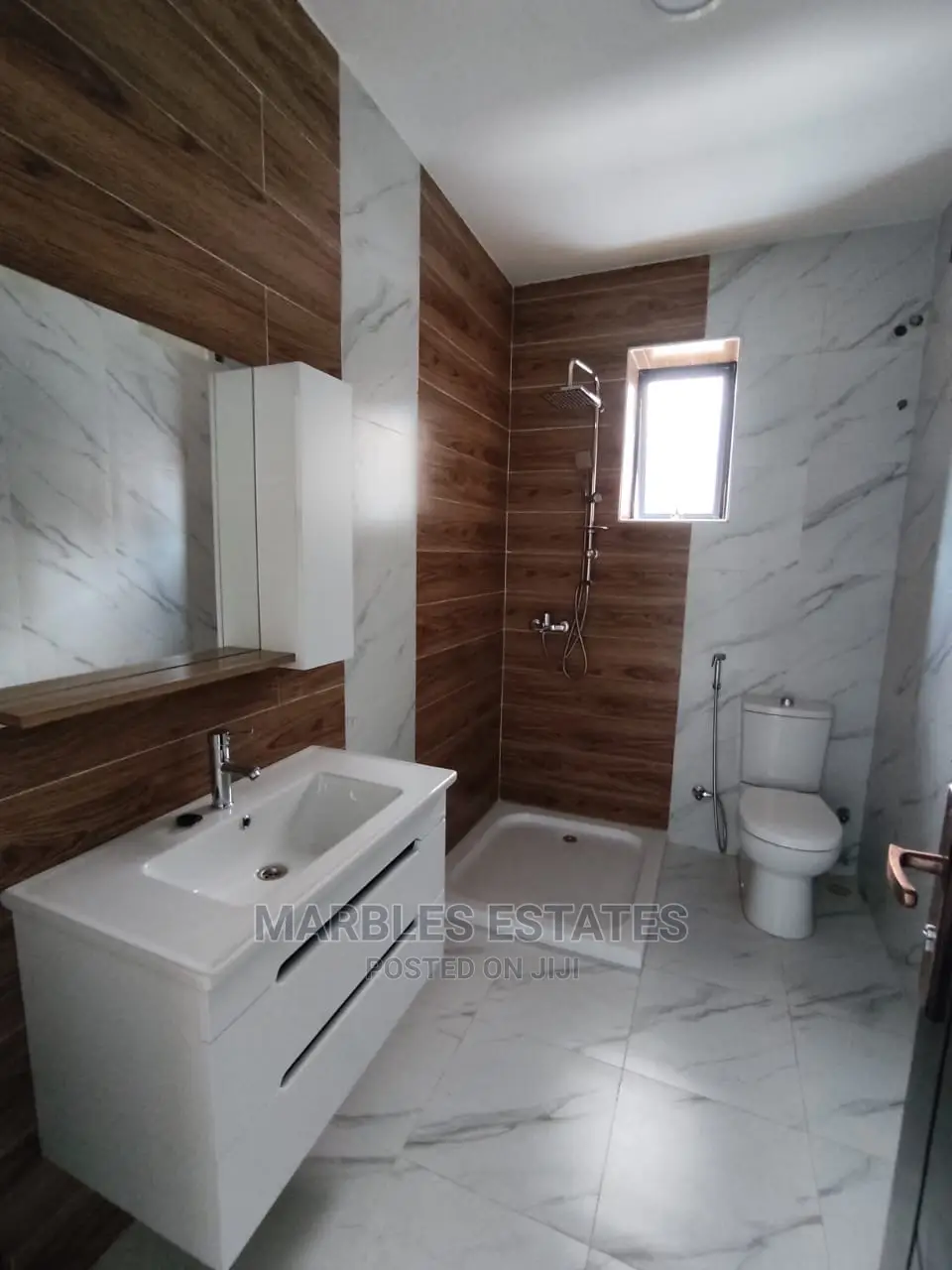 5bedrooms Townhouse for Sale in Mbuya
