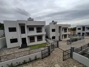 5bedrooms Townhouse for Sale in Mbuya