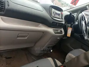 Nissan Serena 2001 Silver