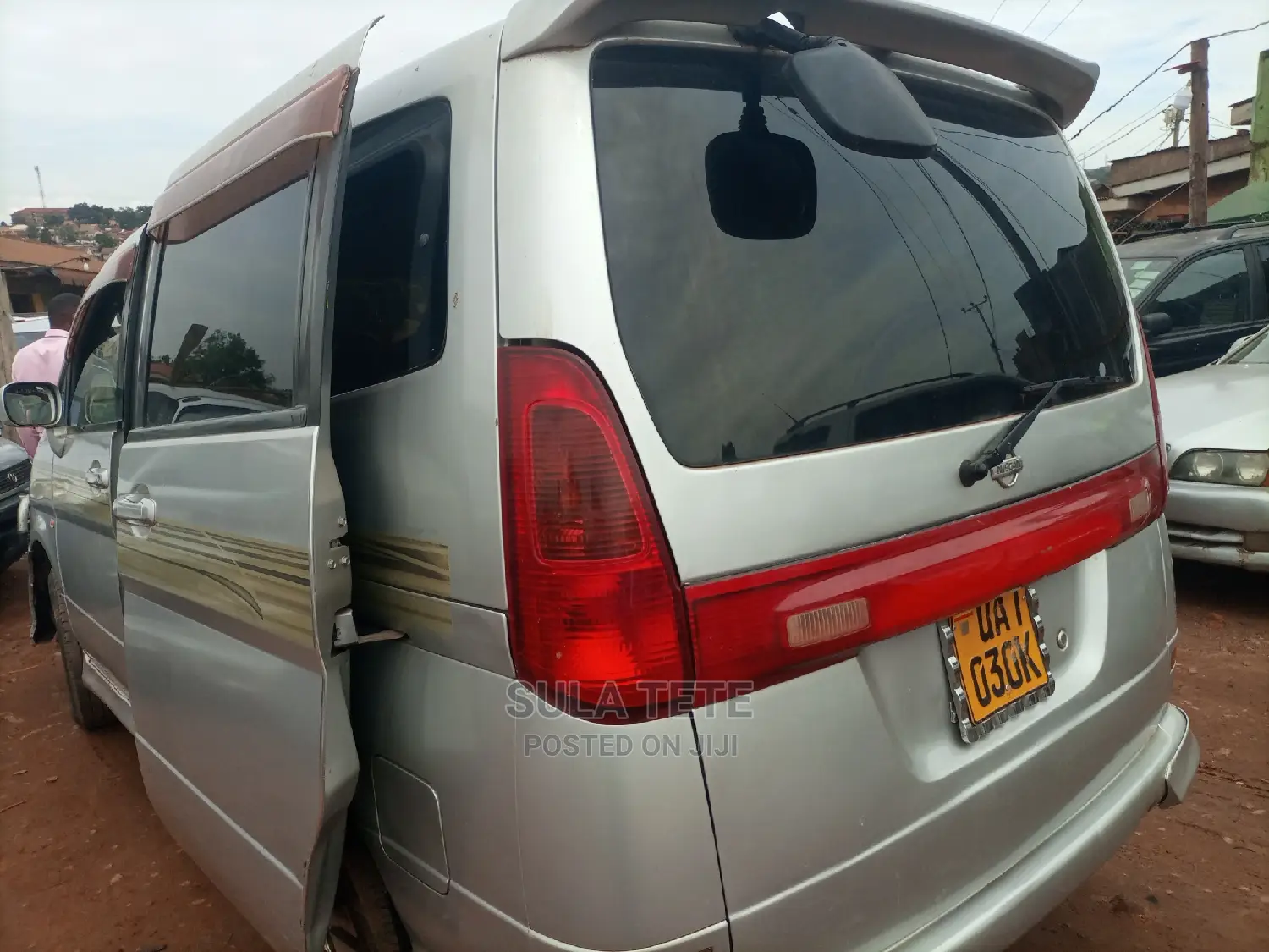 Nissan Serena 2001 Silver