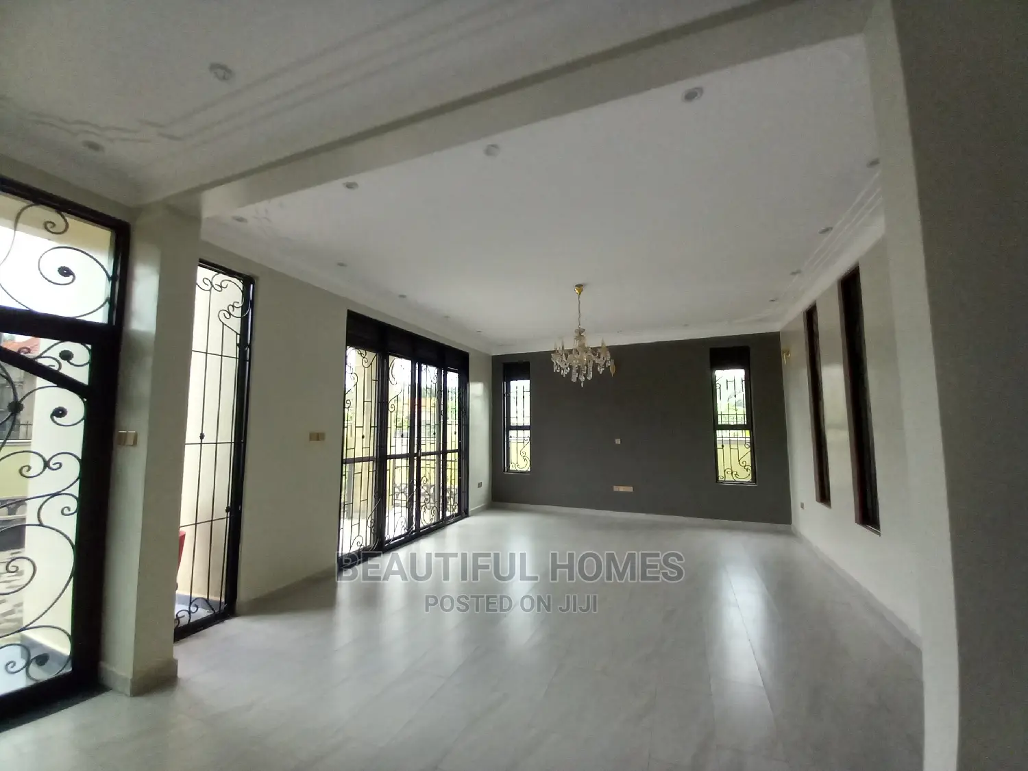 Furnished 5bdrm Duplex in Kyanja Upscale, Central Division for Sale