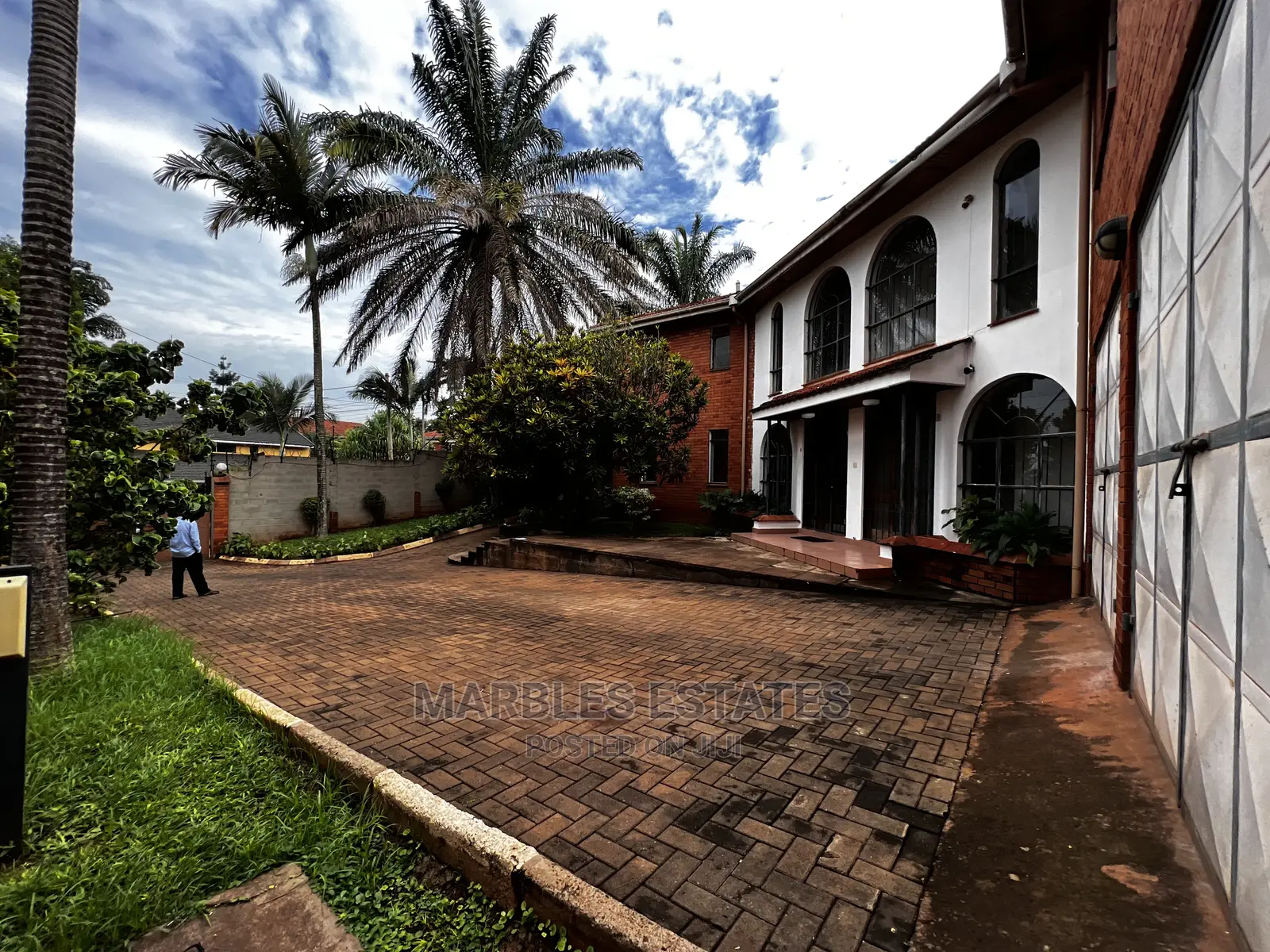 10bdrm House in Naguru, Central Division for Rent