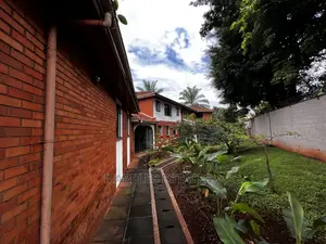 10bdrm House in Naguru, Central Division for Rent