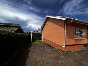 3bdrm Bungalow in Muyenga, Central Division for Sale