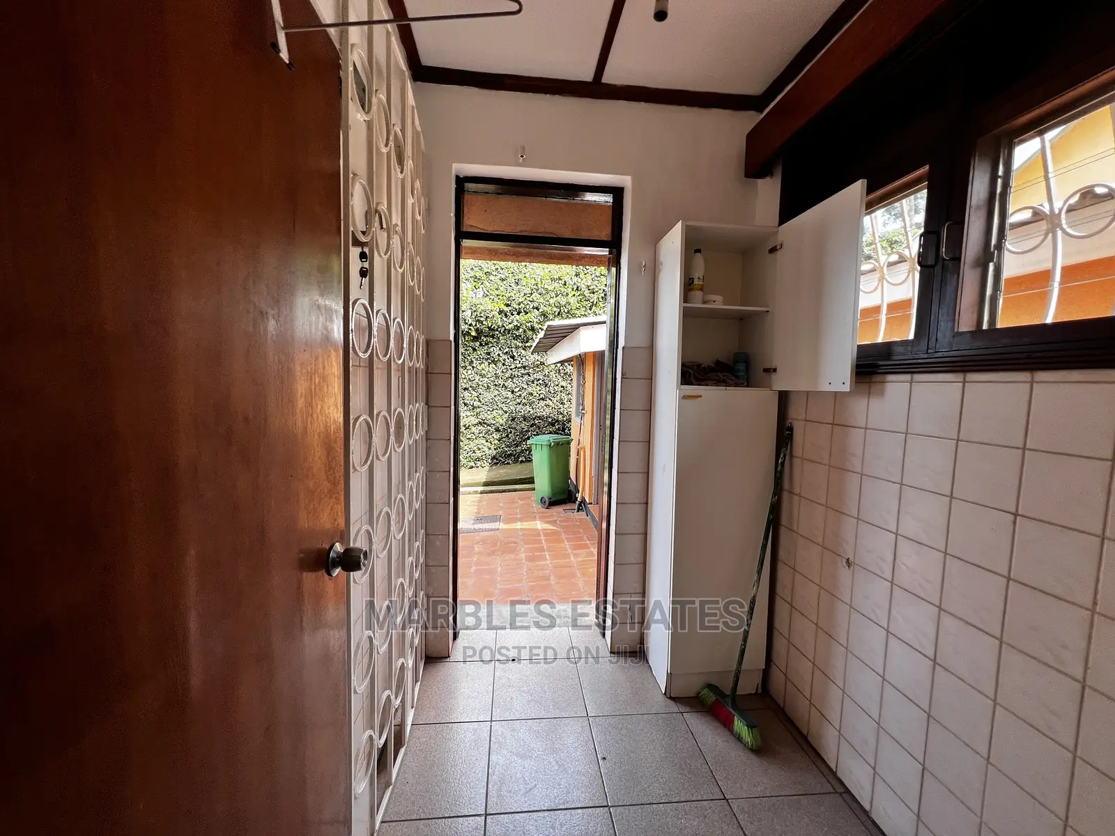 3bdrm Bungalow in Muyenga, Central Division for Sale