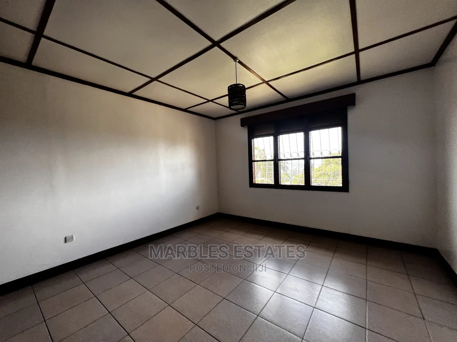 3bdrm Bungalow in Muyenga, Central Division for Sale