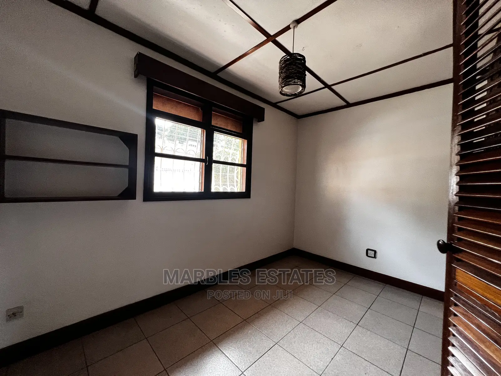 3bdrm Bungalow in Muyenga, Central Division for Sale