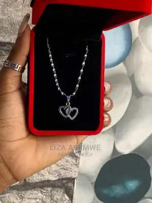 Simple Lady’S Necklaces Available With a Gift Box