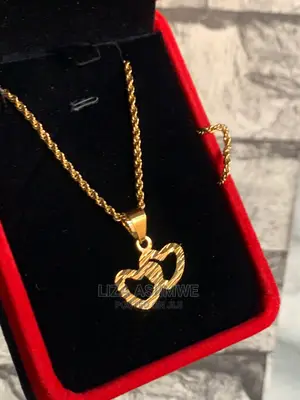 Simple Lady’S Necklaces Available at an Affordable Price