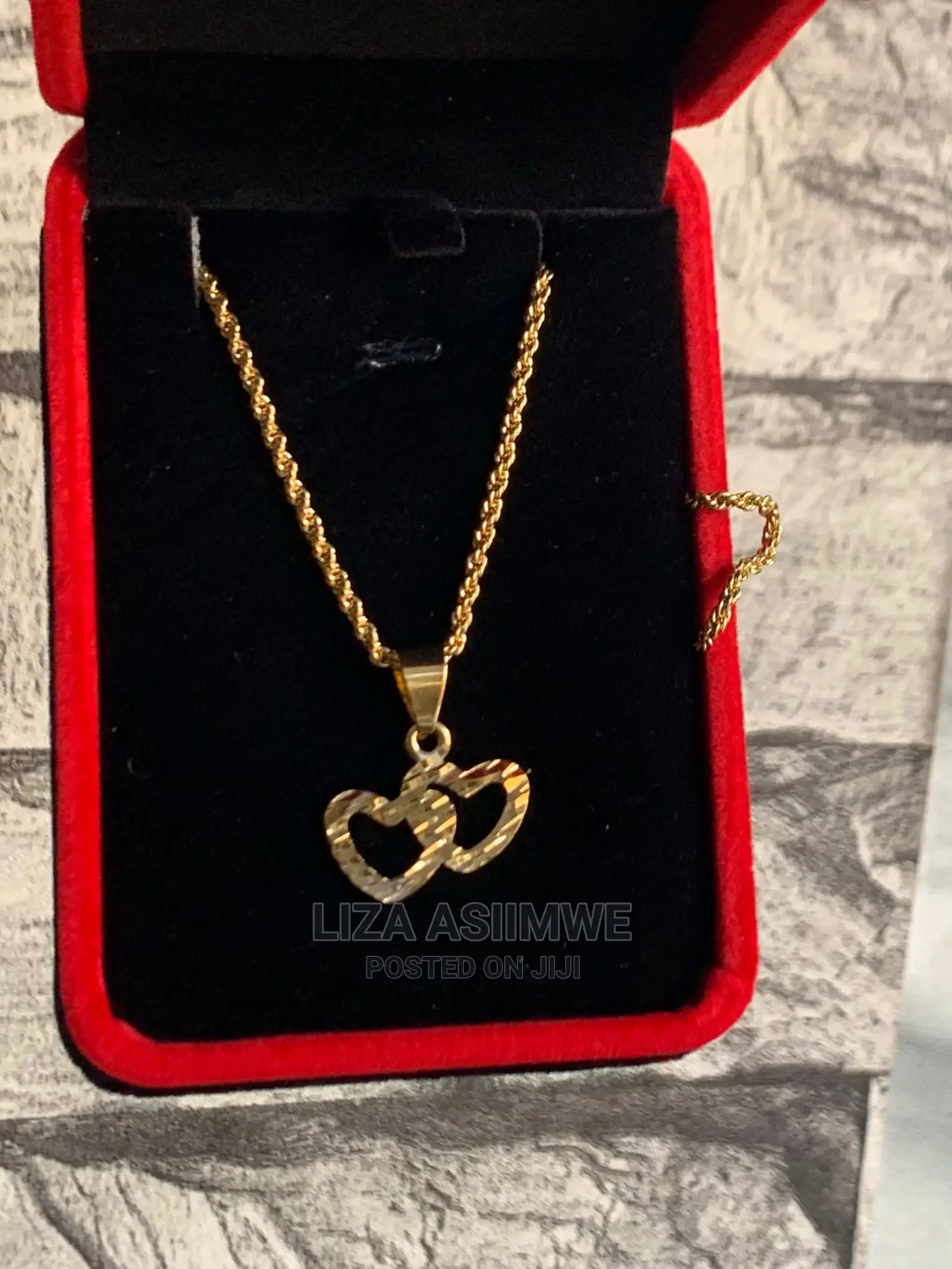 Simple Lady’S Necklaces Available at an Affordable Price