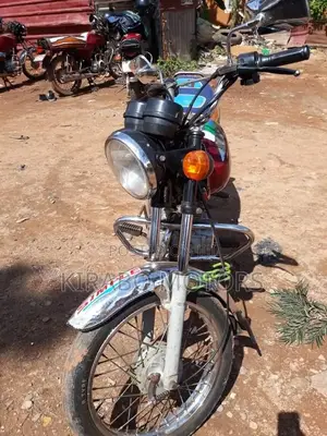 Bajaj Avenger 180 2014 Orange