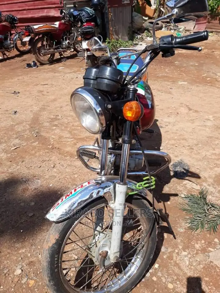 Bajaj Avenger 180 2014 Orange