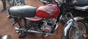 Bajaj Avenger 180 2014 Orange