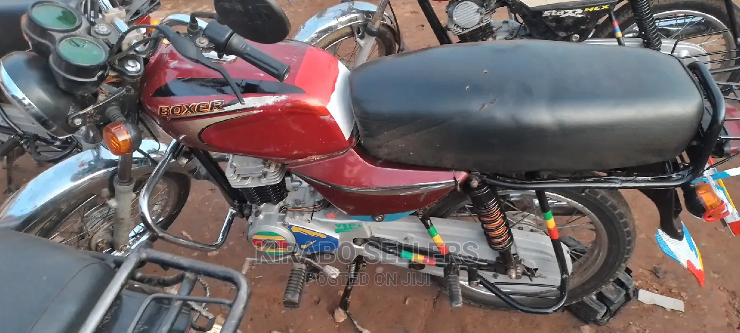 Bajaj Avenger 180 2014 Orange