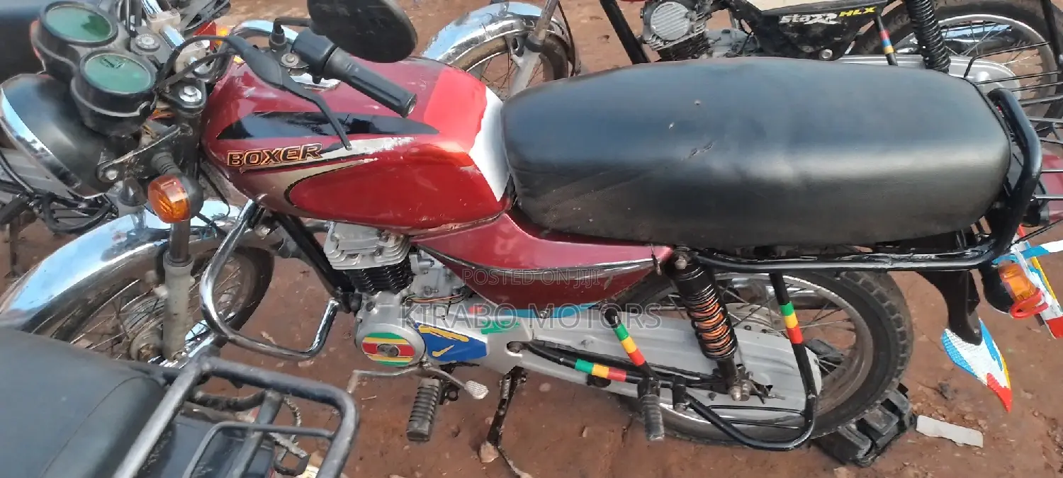 Bajaj Avenger 180 2014 Orange