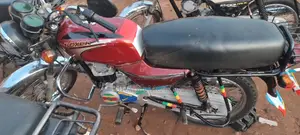 Bajaj Avenger 180 2014 Orange