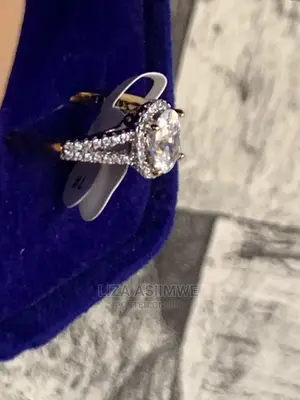 Engagement Rings Available in Size 7 (17) at a Fair Price