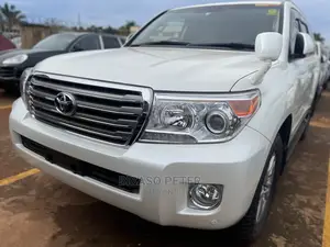 Toyota Land Cruiser 4.0 V6 DLX 2015 White
