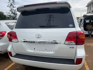 Toyota Land Cruiser 4.0 V6 DLX 2015 White