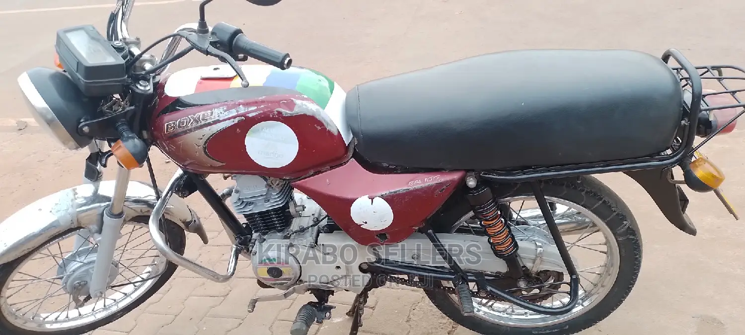 Bajaj Avenger 180 2016 Orange