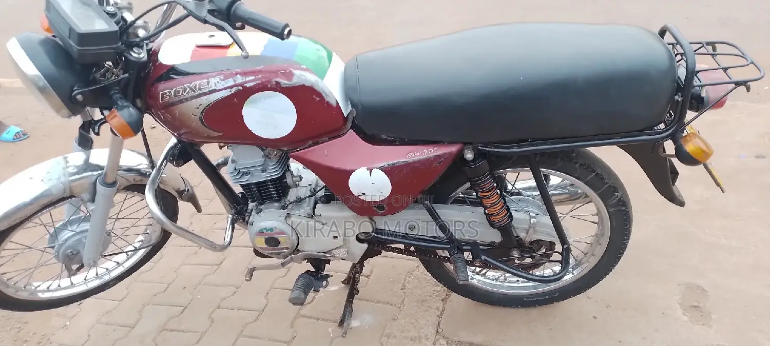 Bajaj Avenger 180 2016 Orange