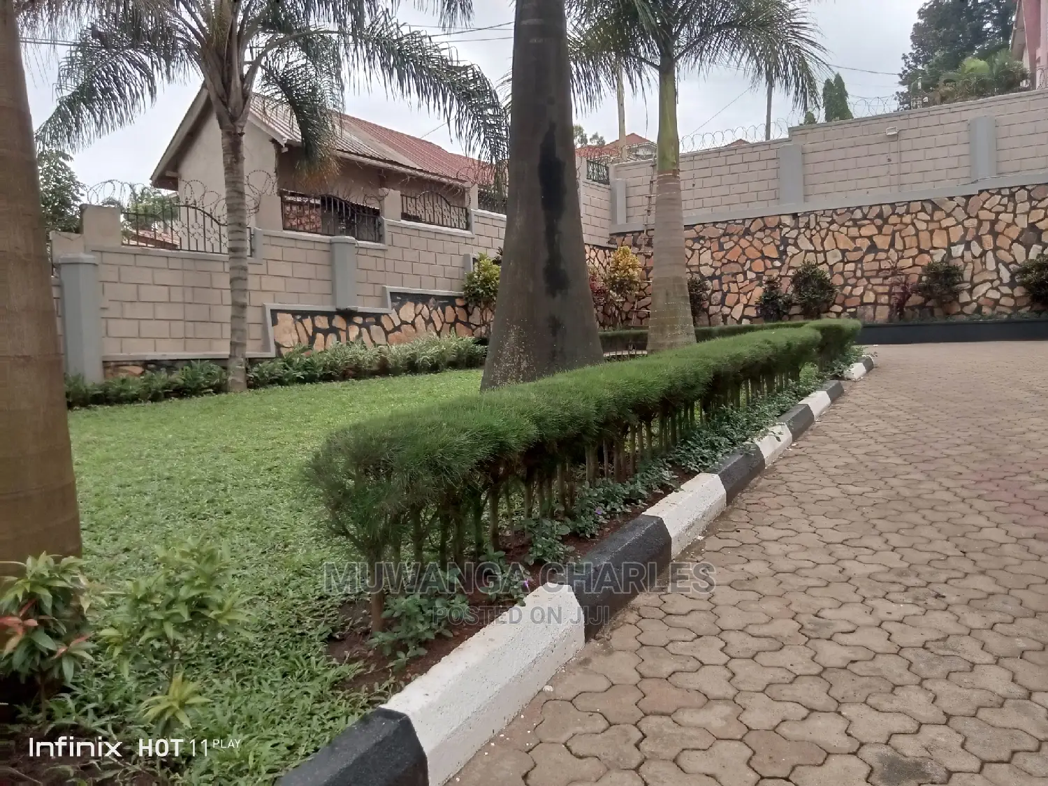 4bdrm Duplex in Fs Properties Ltd, Central Division for Rent