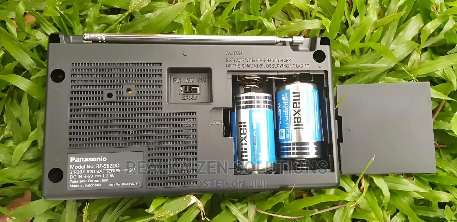 PANASONIC FM-MW-SW Portable Battery Retro Radio RF-562DD2