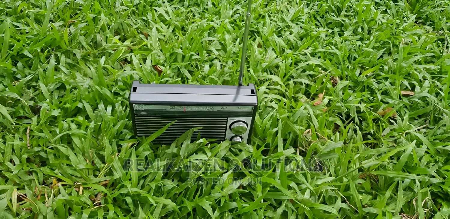 PANASONIC FM-MW-SW Portable Battery Retro Radio RF-562DD2