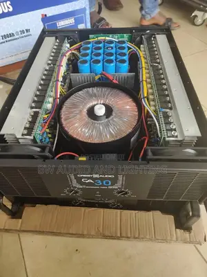 Power Amplifiers /Amplifers /Crest Audio Amplifer