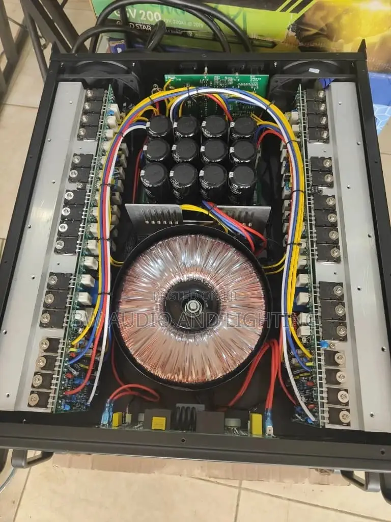 Power Amplifiers /Amplifers /Crest Audio Amplifer