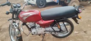 Bajaj Boxer 2017 White