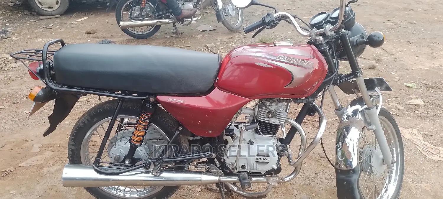 Bajaj Boxer 2017 White