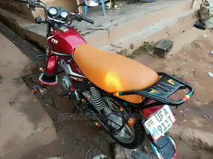 Jinan Qingqi QM125-3J 2022 Red