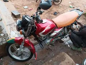 Jinan Qingqi QM125-3J 2022 Red