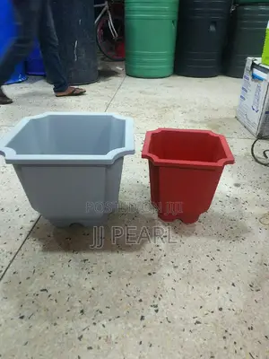 Plastic Squared Flower Pot