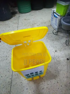 Plastic Pedal Dustbin