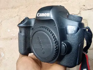 CANON 6D Body (Full Frame Camera).