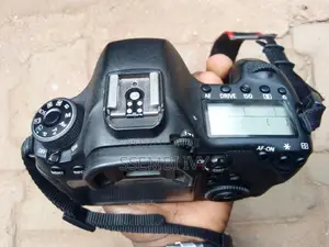 CANON 6D Body (Full Frame Camera).