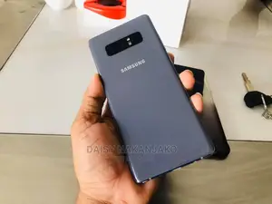 Photo - Samsung Galaxy S10 128 GB Gray