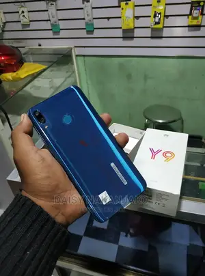 Photo - New Huawei Y9 2019 128 GB Blue